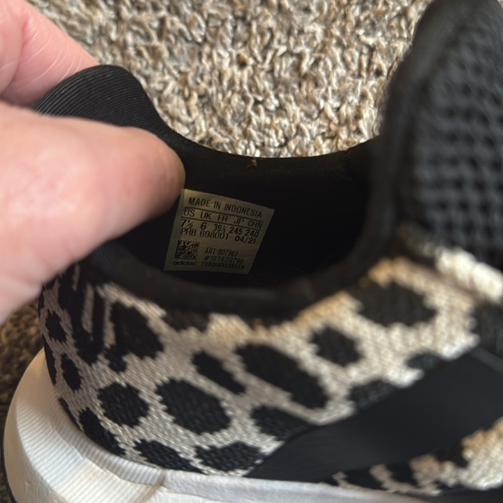 7.5 Woman’s Adidas Black and White Cheetah Leopard Patterned Sneakers - Picture 8 of 12